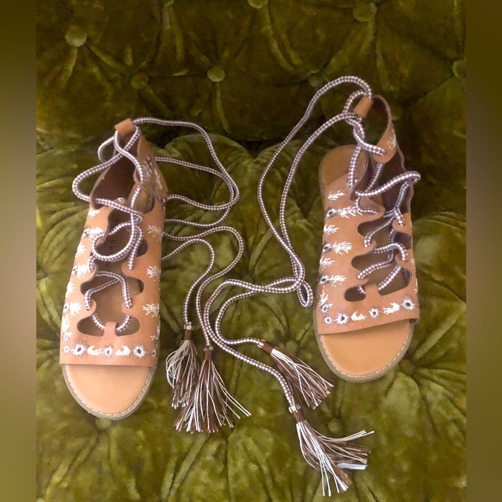Bohemian Embroidered Lace-up Sandals